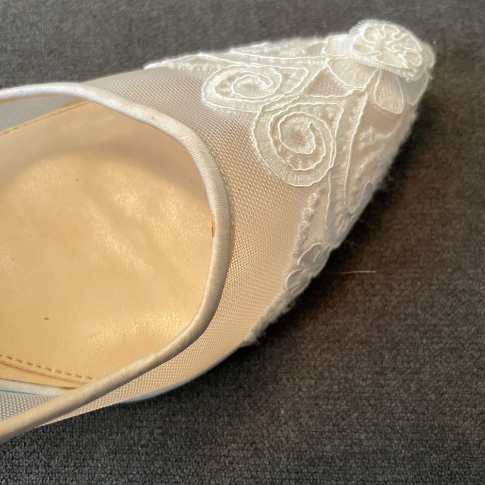 Beautiful Vince Camuto Shoes - Picture 4 of 6